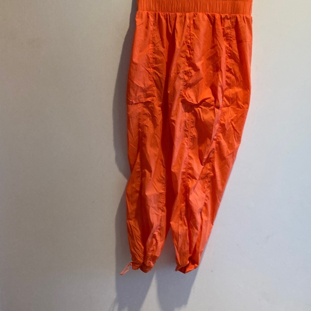 FABLETICS Bold Orange Windbreaker Running pants